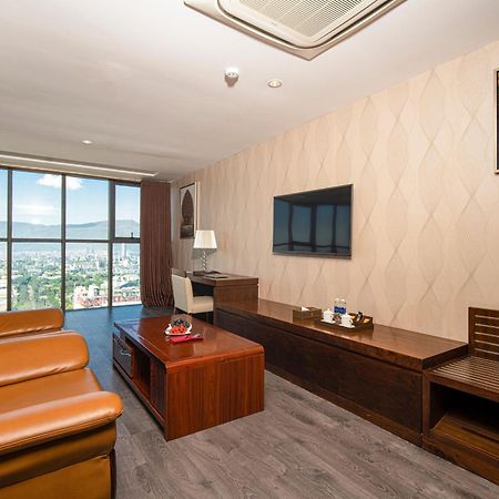 Luxtery Hotel & Spa Дананг Екстериор снимка