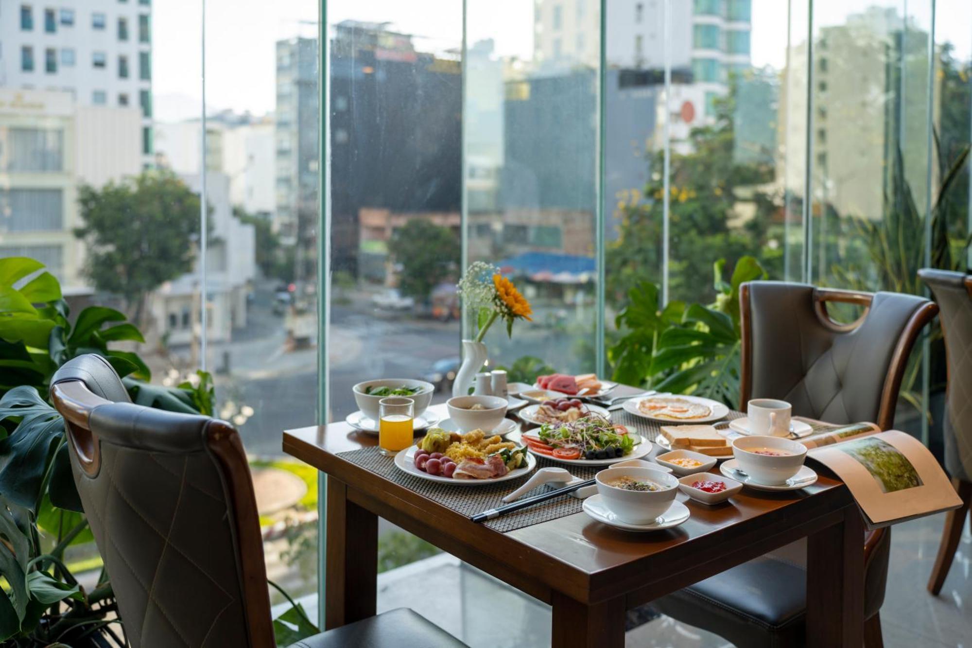 Luxtery Hotel & Spa Дананг Екстериор снимка