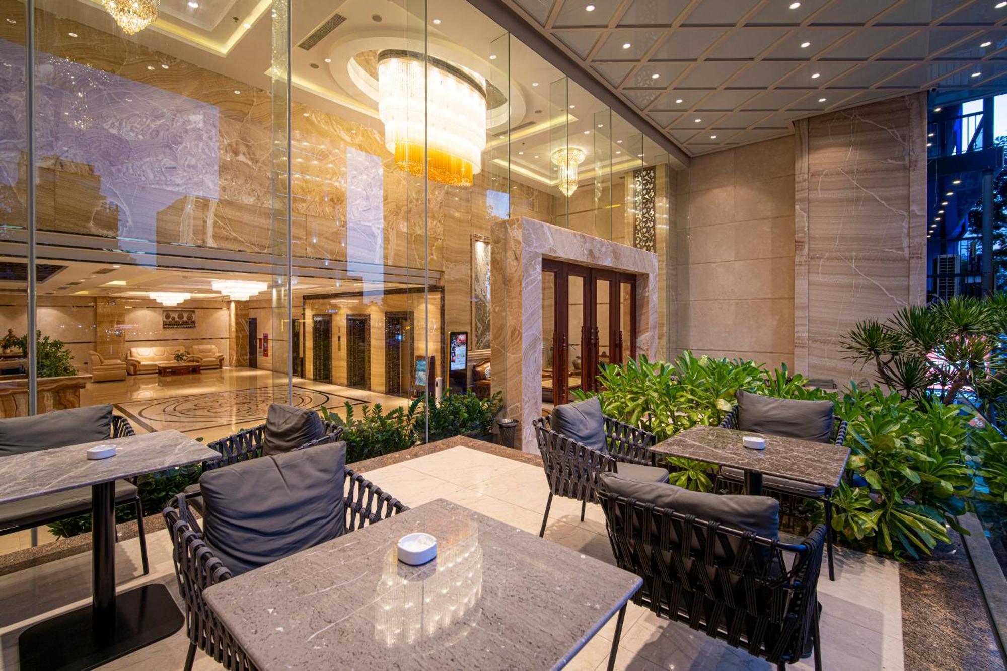 Luxtery Hotel & Spa Дананг Екстериор снимка
